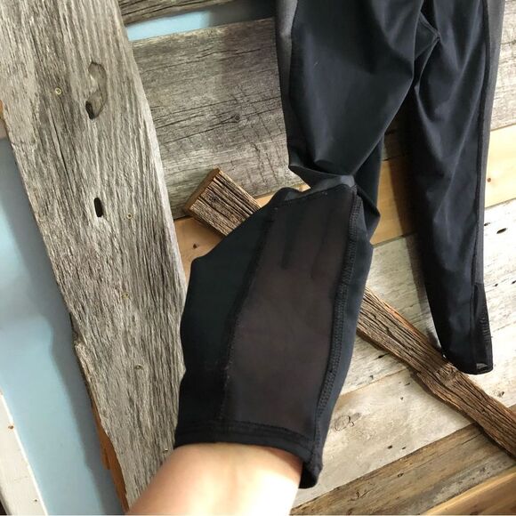 Aerie size med black/Grey activewear ankle leggings - Picture 4 of 6